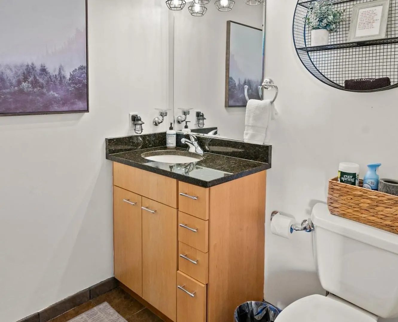 Downtown Louisville-Ideal Central Location- Rooftop Patio-Free Parking Апартаменты Луисвилл
